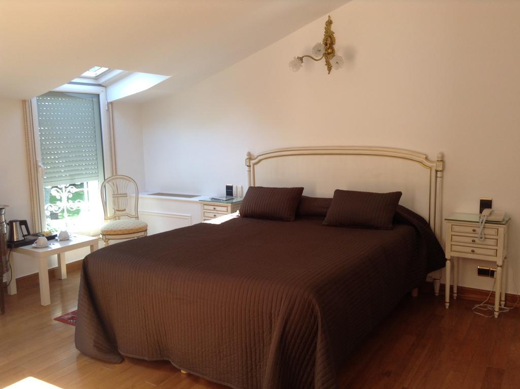 Hostellerie Les Frenes Avignon Exterior foto
