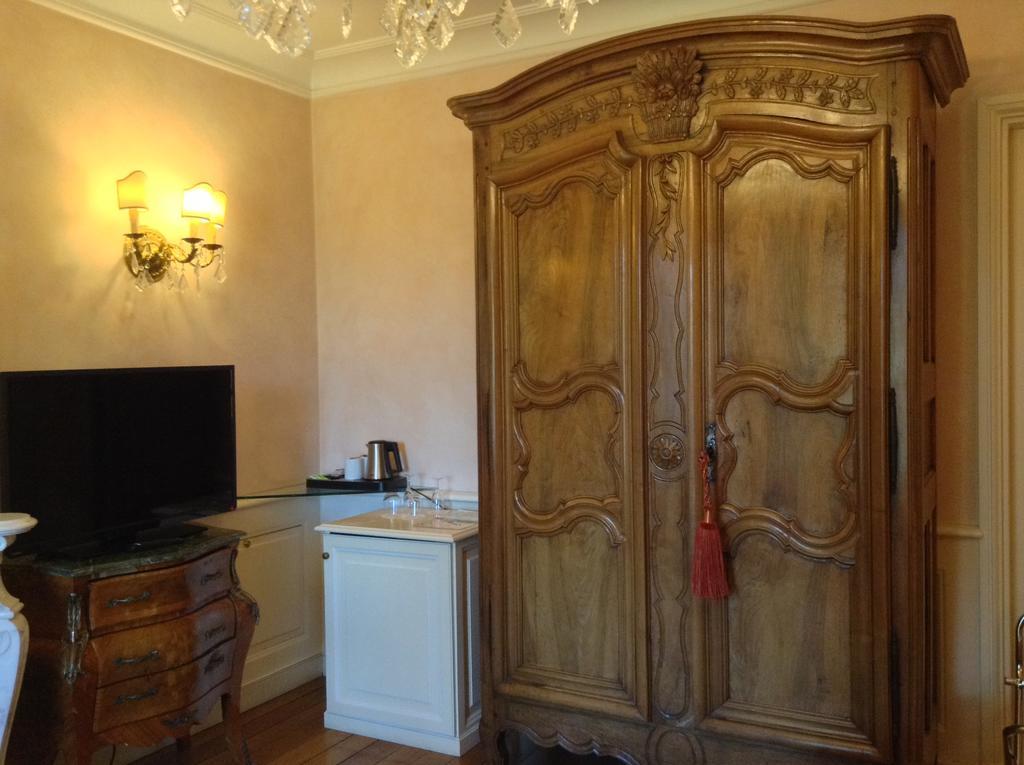 Hostellerie Les Frenes Avignon Exterior foto