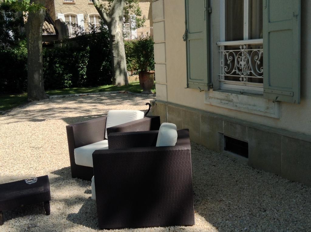 Hostellerie Les Frenes Avignon Exterior foto