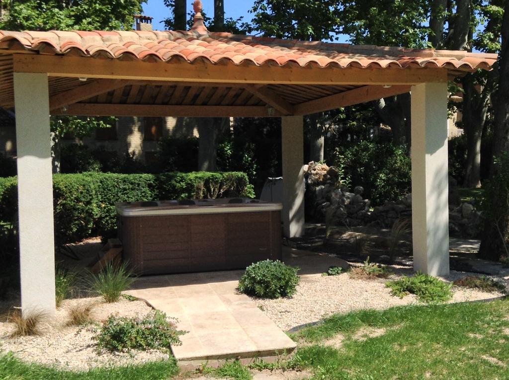 Hostellerie Les Frenes Avignon Exterior foto