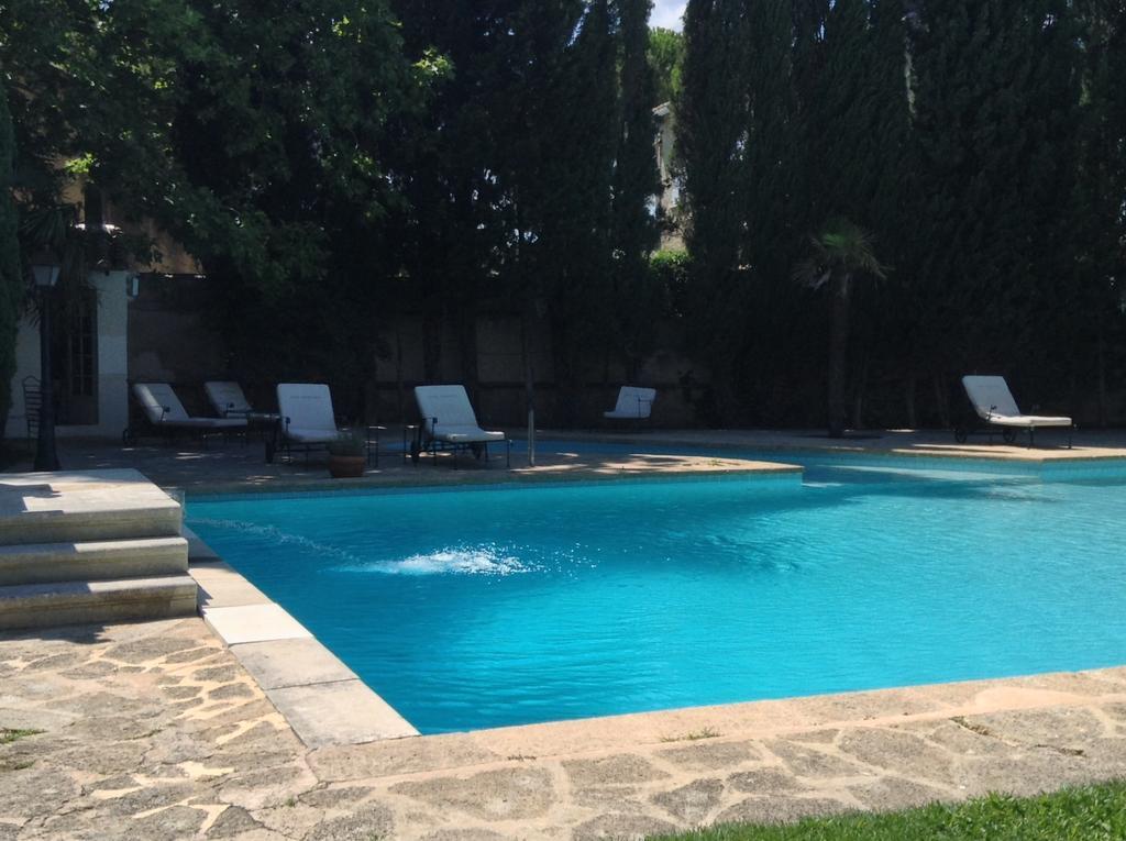 Hostellerie Les Frenes Avignon Exterior foto