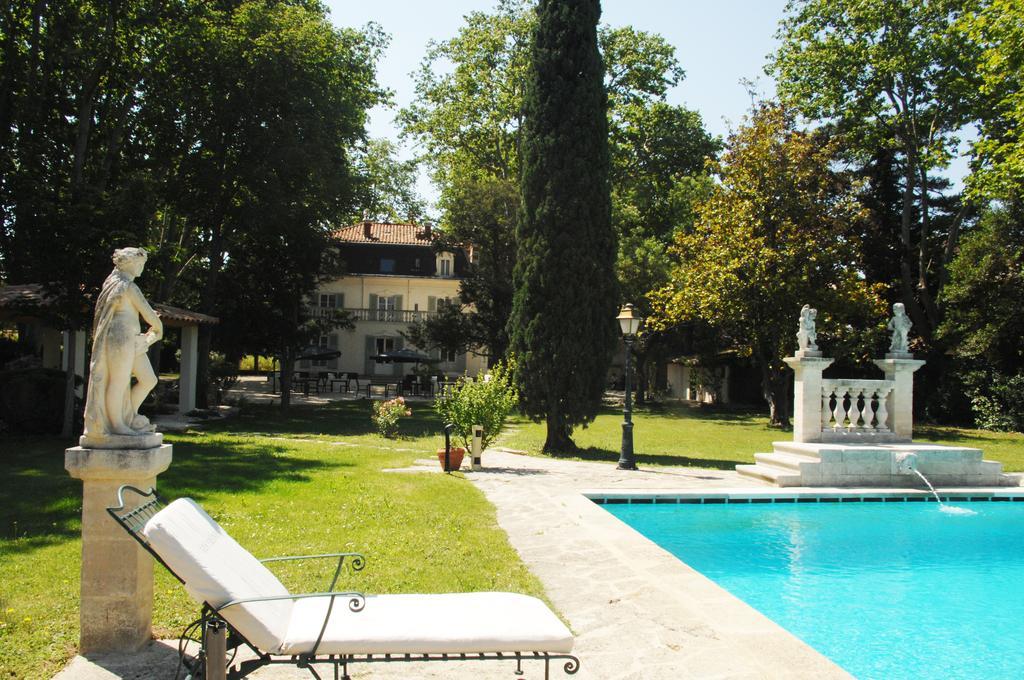 Hostellerie Les Frenes Avignon Exterior foto