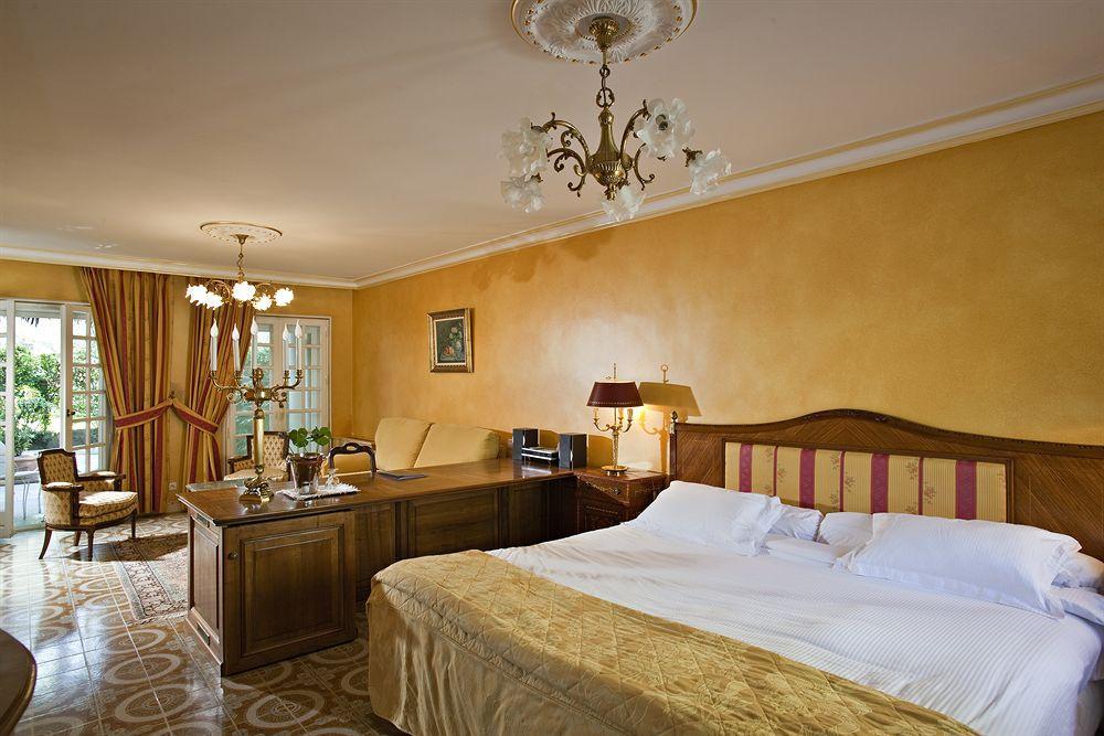 Hostellerie Les Frenes Avignon Zimmer foto