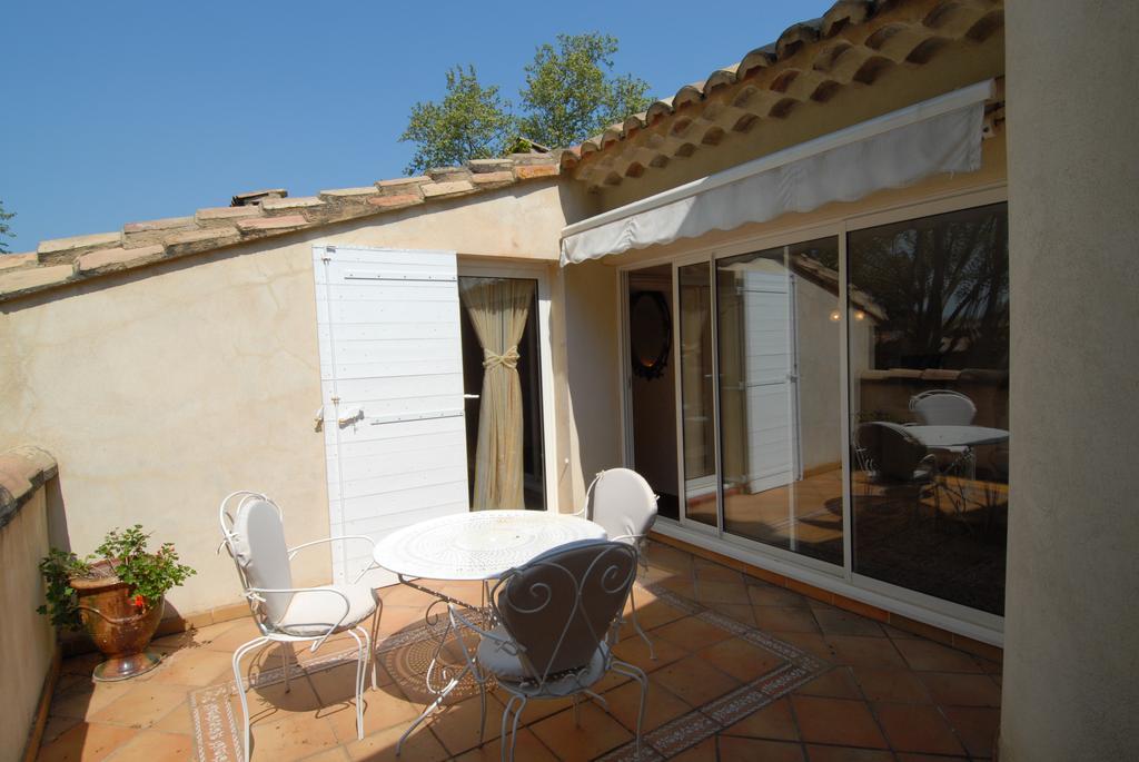 Hostellerie Les Frenes Avignon Exterior foto